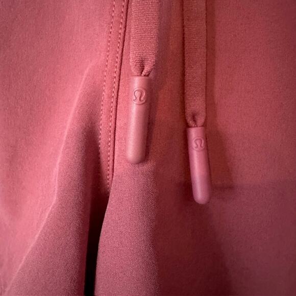 Lululemon Stroll at Sundown 3" Shorts Size: 8 Color: Cherry Tint - Picture 6 of 10